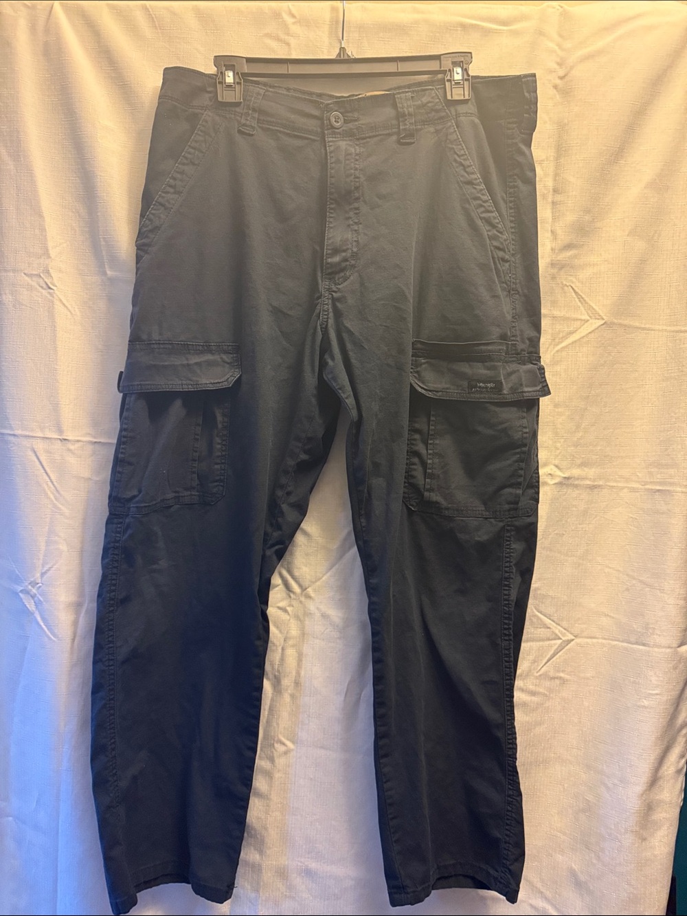 Wrangler Men's Dark Black Cargo Pants with Thigh Flap Pockets 32 x 29